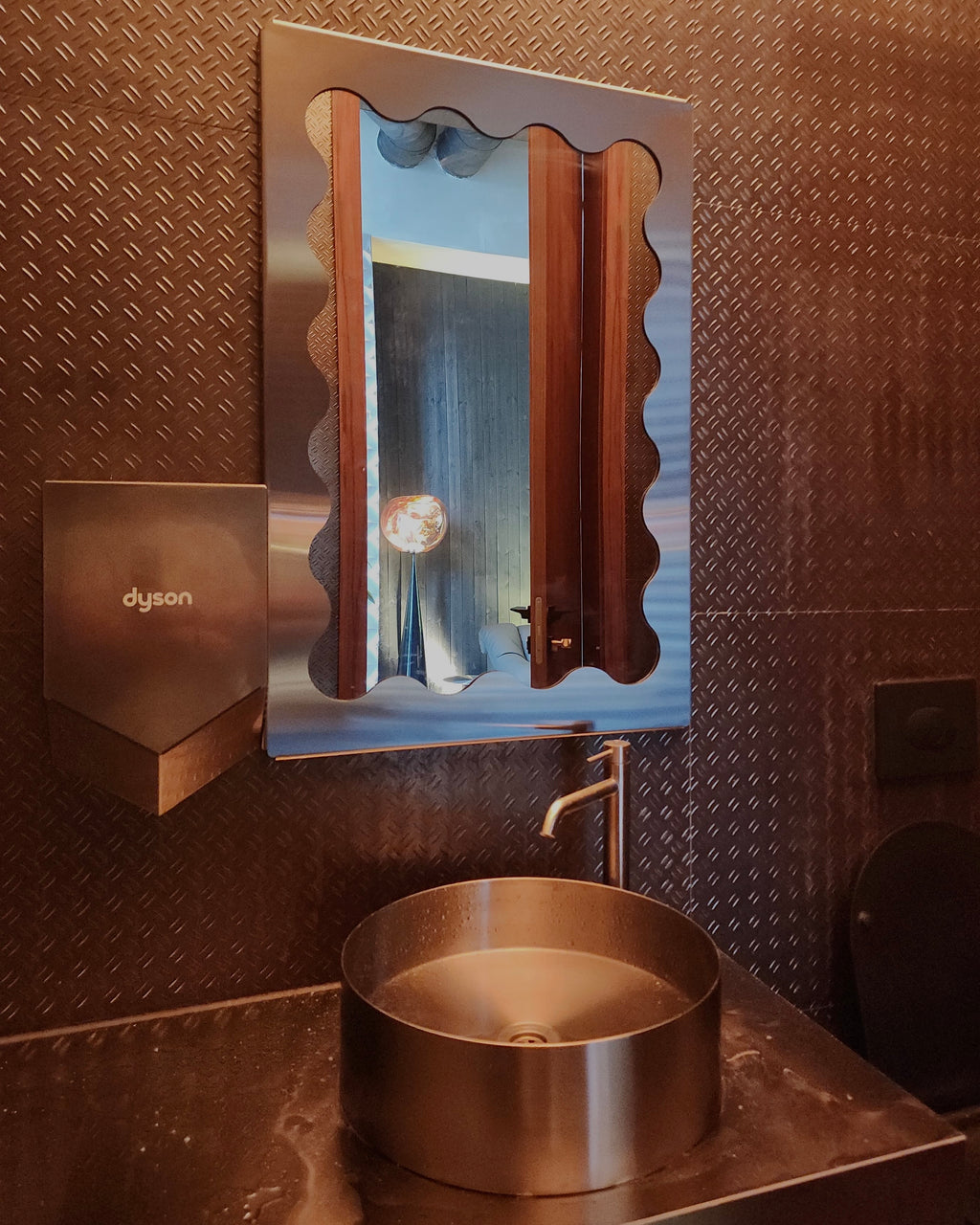 Mirror X