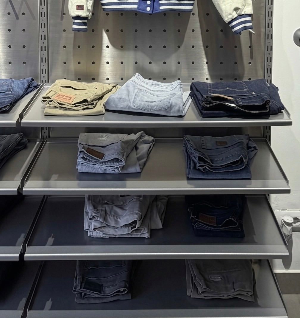 Standing modular shelf